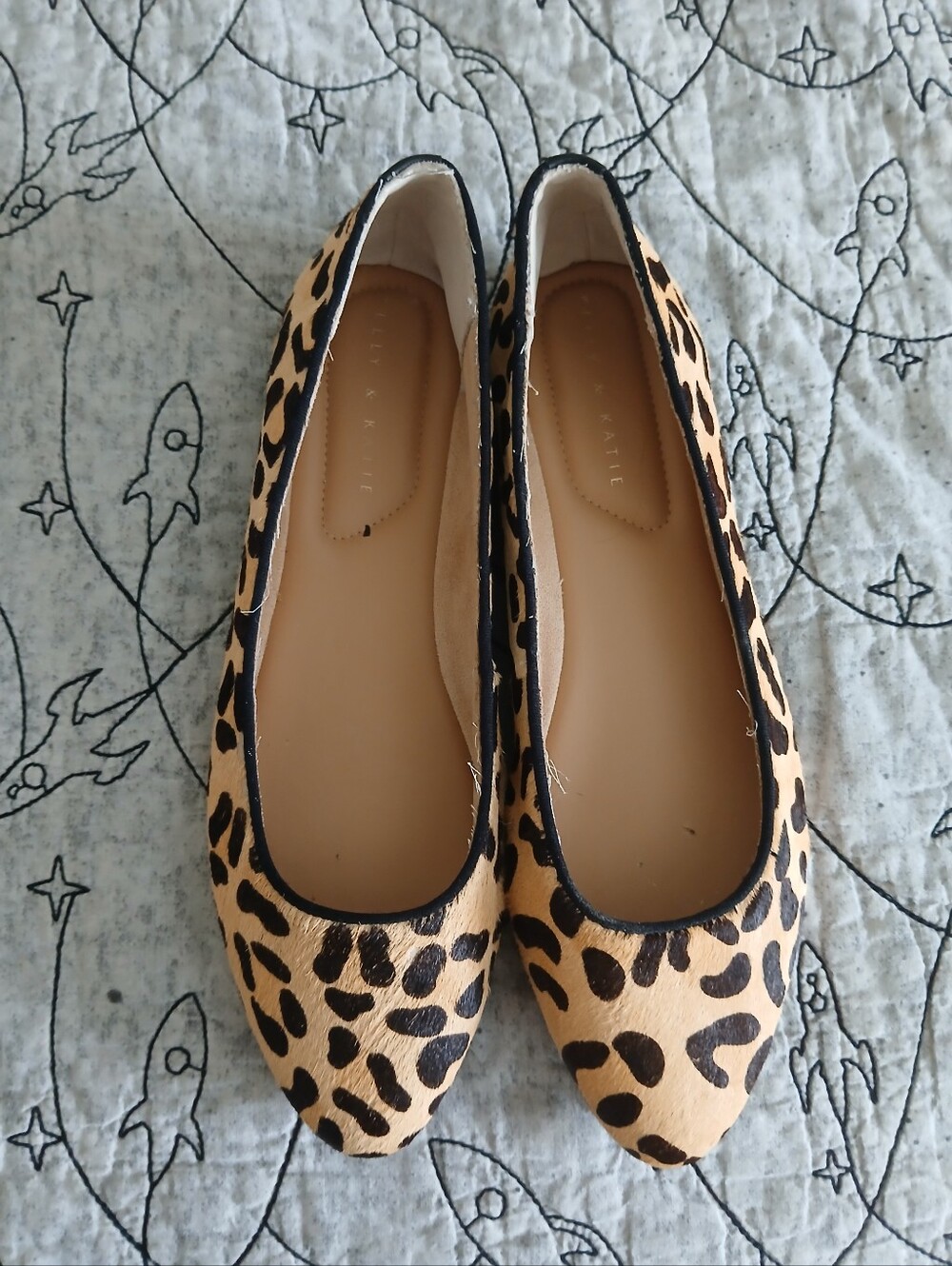KELLY AND KATIE Leopard Print Pointed Toe Ballet Flats - Tan/Black SIZE 9